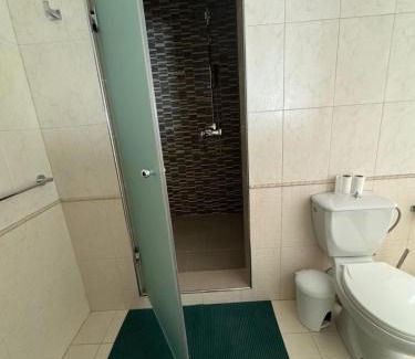 Pembroke Apartment | Central 3 Bedroom Apartment