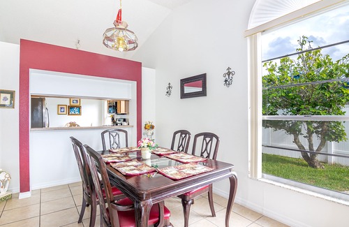 Indian Wells Villa | Central 3b/2b With Private Pool Close To Parks