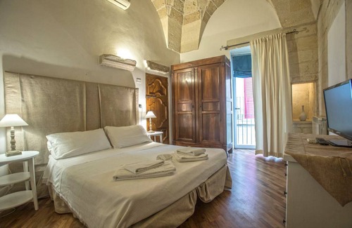 Lecce Historic Center Apartment | Central andTraditional Suite with kitchen and terrace