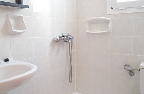 Agios Vasileios Hotel | Central apartment just across the beach!