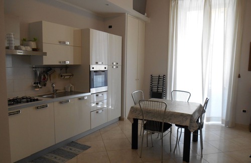Chiaia House | Central Apartment 100 m from the sea "MERGELLINA"