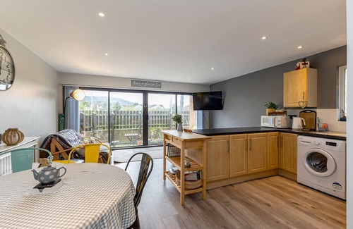 Newcastle Apartment | Central Apartment 3B