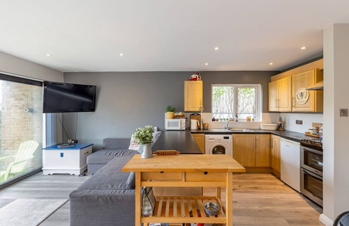 Newcastle Apartment | Central Apartment 3B