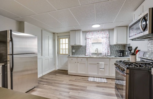 Auburn Apartment | Central Auburn Apartment w/Porch: Pets Welcome!