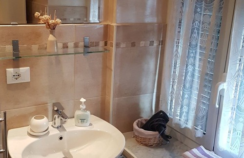 Alassio Bed & Breakfast | Central Bed and Breakfast apartment in Alassio