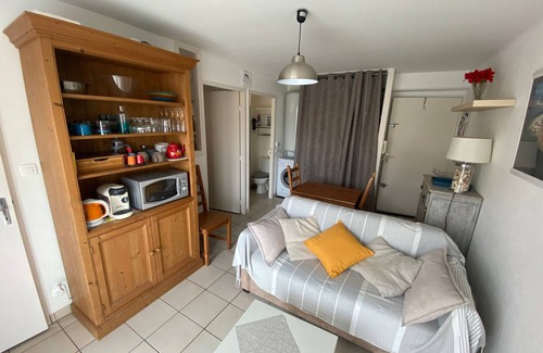 Arcachon Apartment | Central, Bright Apartment for 4 with Balcony & Near Shops