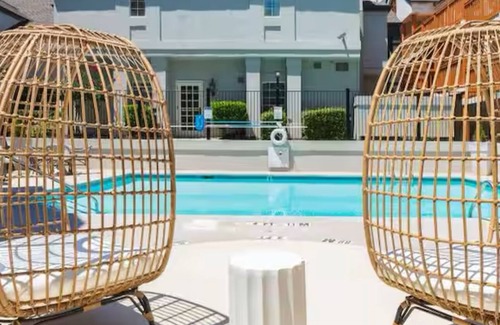 Garden Hills House | Central Buckhead Apartment