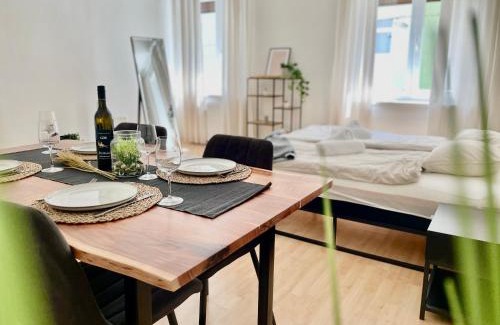 Gries Apartment | Central Comfy Apartment - Self Check-in