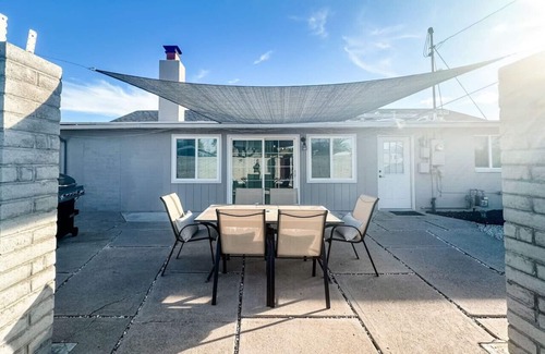 Rosemont West House | Central /Cozy/3 BR 1 BA/Fenced Yard/Carport