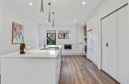Christchurch City Centre House | Central Cutie - Christchurch City Townhouse