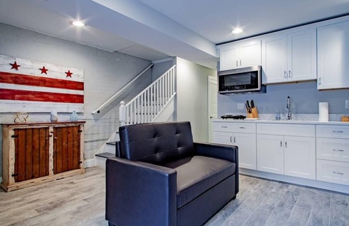 Truxton Circle Apartment | Central DC Flat | Sleeps 3 | Convention Center