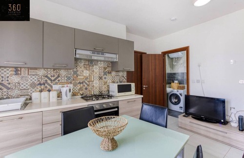 Msida Apartment | Central duplex penthouse with WIFI/AC & terrace