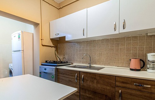 Cihangir Apartment | Central Flat w Backyard 5 min to Taksim Square