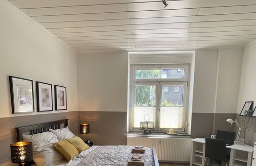 Duisburg Mitte Apartment | Central furnished ground floor apartment in Duisburg-Neudorf