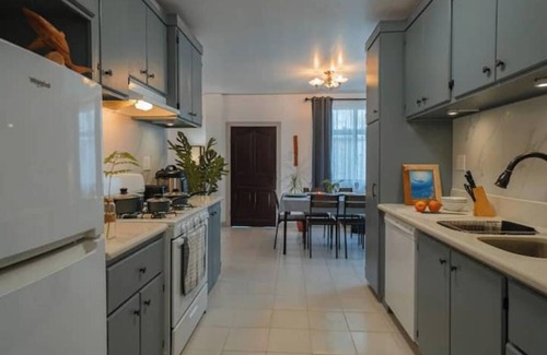 Koror House | Central, Island-style 4-Bedroom Home in Koror