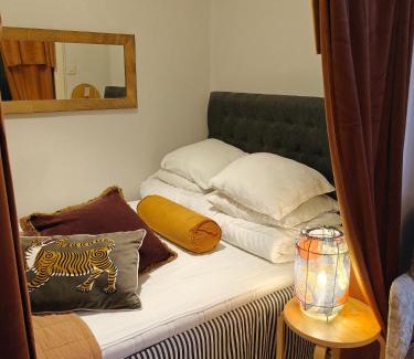 Umea Apartment | Central lägenhet med badkar Nära till allt