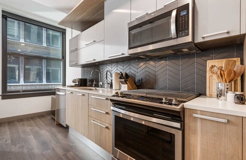 Downtown Chicago Apartment | Central Location: Exclusive Apts for Large Groups