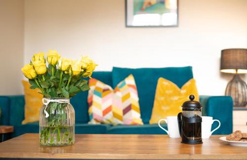 Ashby-de-la-Zouch House | Central location -3 Beds, 2 baths , off-street parking, fast Wifi, sleeps 7