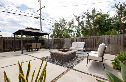 Normal Heights House | Central Location Gym Hot Tub Villa