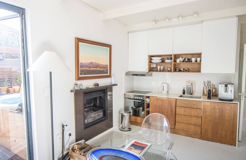 Franschhoek Apartment | Central Luxury Loft with Fireplace and Jacuzzi