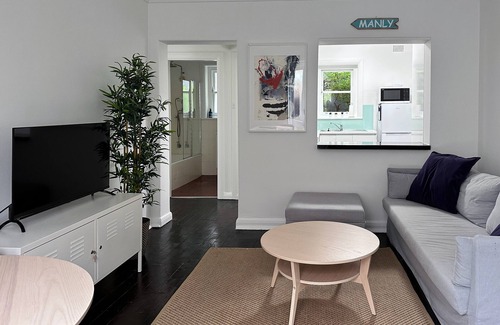 Manly Apartment | Central Manly apmt with level access - 2 mins walk to Wharf