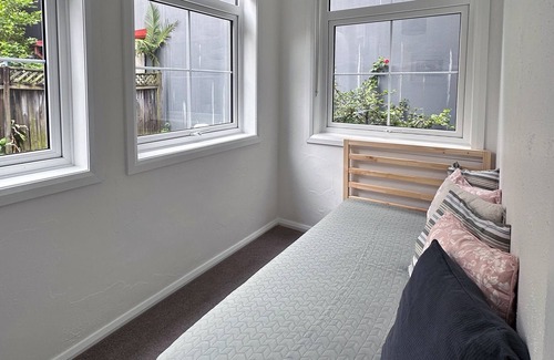 Manly Apartment | Central Manly apmt with level access - 2 mins walk to Wharf