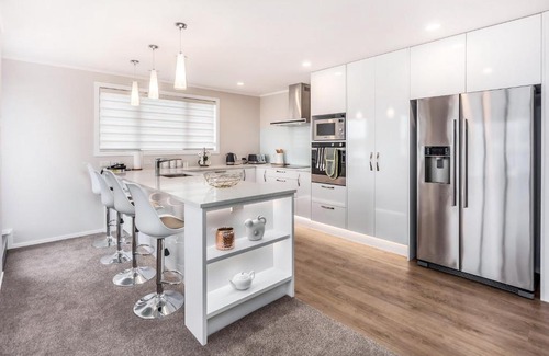 Manukau City Apartment | Central Manukau Hideaway