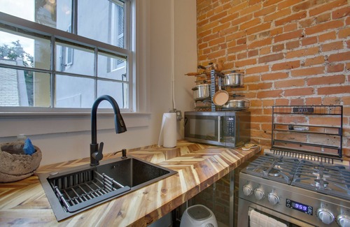 Treme Apartment | Central New Orleans Apt: Half-Mi to Jackson Square