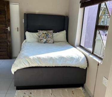 Houghton Estate Apartment | Central Oasis