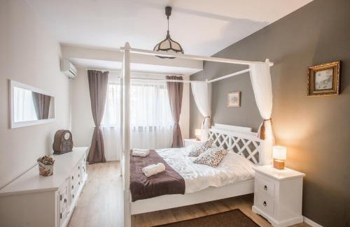 Bucharest City-Centre Apartment | Central Park by Urbanesq