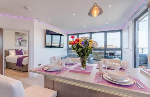 Cheltenham Apartment | Central Penthouse with Hot Tub & Views 22