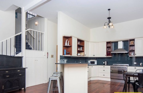 Port Elliot Villa | Central - Port ElliotnHistoric Villa