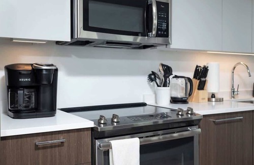 Central Square Apartment | Central Serene 2BR Penthouse Near MIT & Harvard with King bed GYM Parking