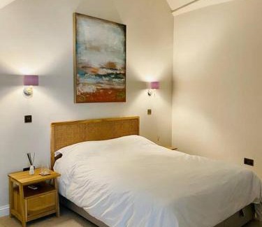 Thame Apartment | Central Thame cottage