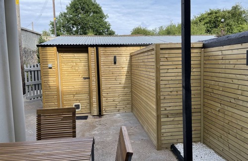 Cookstown House | Central Townhouse with garden