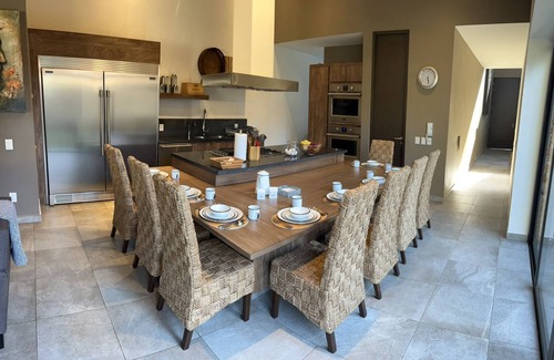 Avandaro House | Centrally located and spacious house 5 minutes from downtown Avándaro.