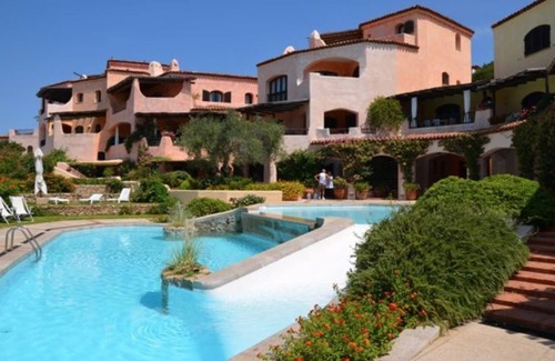 Porto Cervo Apartment | Centrally located in Porto Cervo with pool by the old port