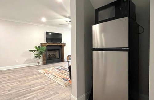 Durham House | Centrally Located 2 Bed, 1 Bath Travel Inspired Sanctuary, 5 Minutes to Downtown
