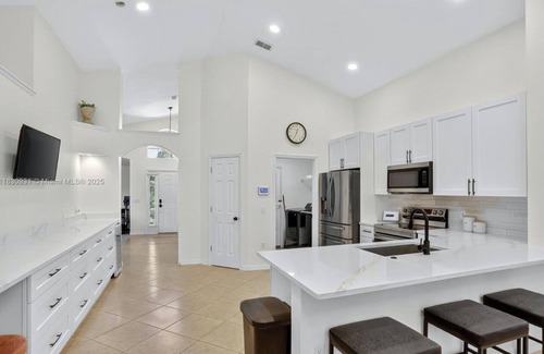Kissimmee House | Centrally located 3-bedroom house in Kissimmee with AC