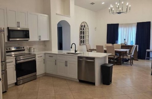 Kissimmee House | Centrally located 3-bedroom house in Kissimmee with AC