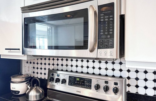 Antioch House | Centrally located 3 Bedroom Home With Serene Hilly View. No Rear Neighbours!