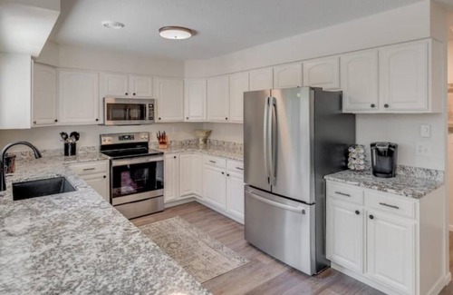 Brainerd House | Centrally located 4 BR home!