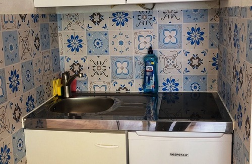Universitat Apartment | Centrally located accommodation between the clinics and the city center
