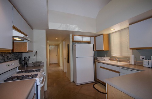 Campus Farm House | Centrally Located Contemporary Home.