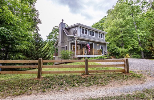 Almond Cottage | Centrally located cottage 5 mins to Tsali, Fontana Lake, 15 mins to Bryson Cityn