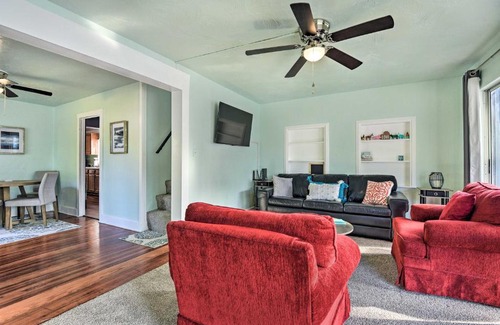 Bellevue Terrace House | Centrally Located Home - 7 Miles to Siesta Key!