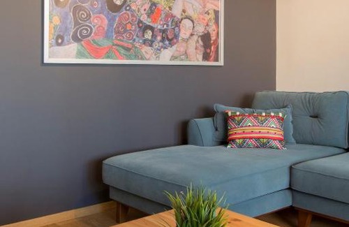 Cihangir Apartment | Centrally Located Huge Apartment In Cihangir