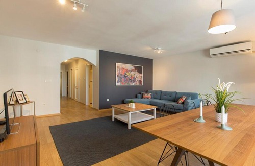 Cihangir Apartment | Centrally Located Huge Apartment In Cihangir