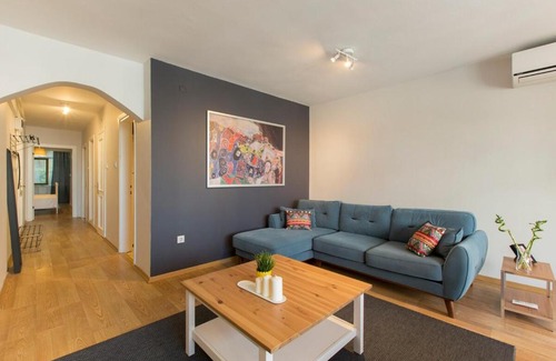 Cihangir Apartment | Centrally Located Huge Apartment In Cihangir