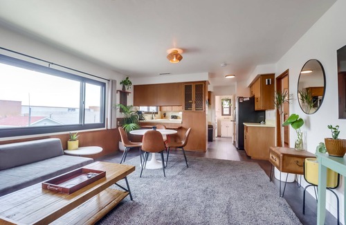 Little Italy House | Centrally Located Little Italy Bayview House